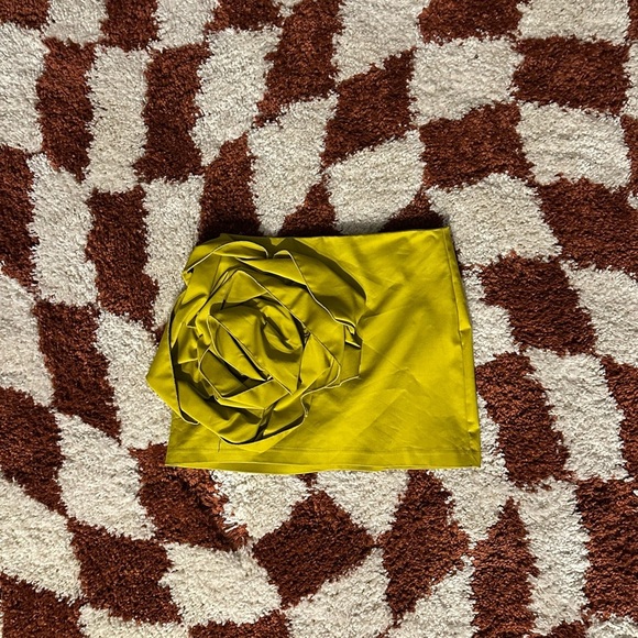 Forever 21 Yellow Mini Skirt for Night Out — Size S - Picture 1 of 5